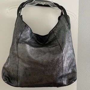 SILVER METALLIC LEATHER SHOULDER BAG BY SONDRA ROBERTS !!